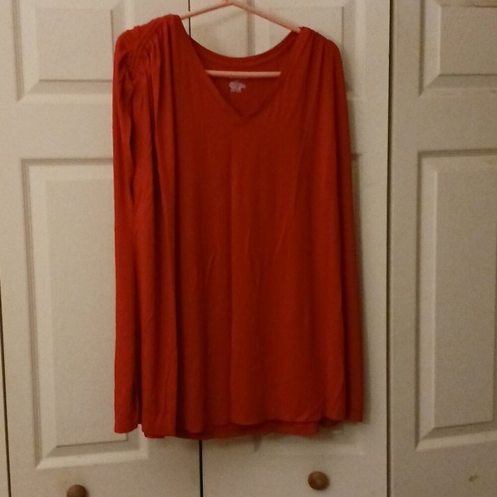 Tops - Picture 7 of 7